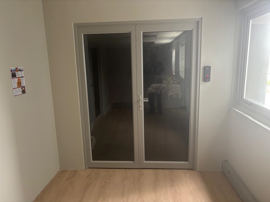 To Let Commercial Property for Rent in Rosendal Western Cape